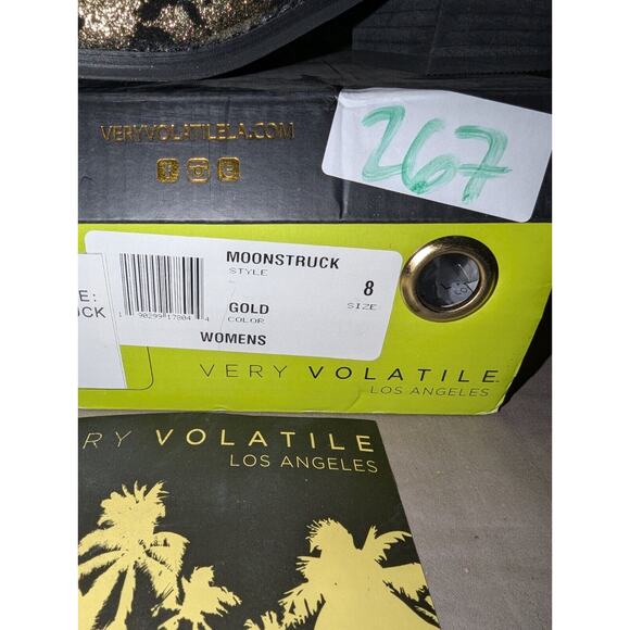 Very Volatile Woman’s Size 8 Black Gold Leather Mule Booties Brand New In Box - Picture 3 of 9